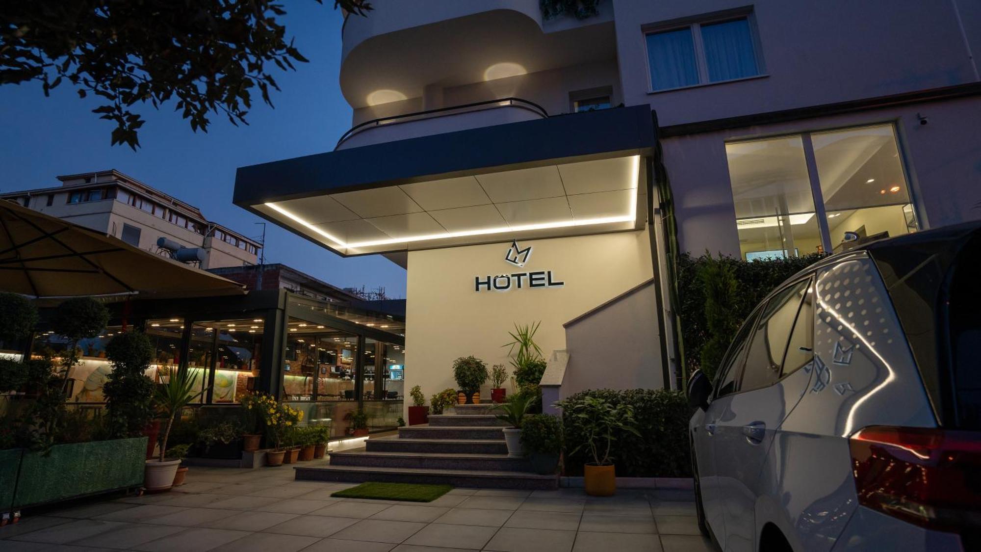 F&M Hotel 2 Tirana Esterno foto